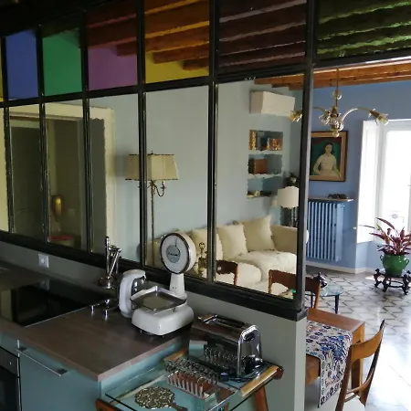 H Apartments לקו